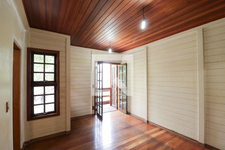 Casa à venda com 330m², 2 quartos e 6 vagas Casa à venda com 330m², 2 quartos e 6 vagasSuíte