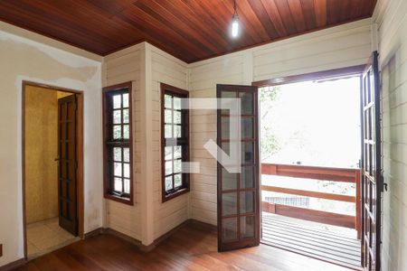 Casa à venda com 330m², 2 quartos e 6 vagas Casa à venda com 330m², 2 quartos e 6 vagasSuíte