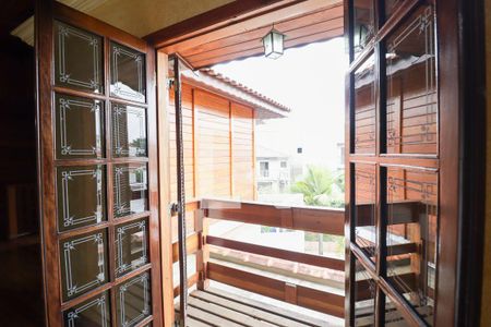 Casa à venda com 330m², 2 quartos e 6 vagas Casa à venda com 330m², 2 quartos e 6 vagasHall