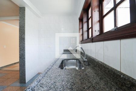 Casa à venda com 330m², 2 quartos e 6 vagas Casa à venda com 330m², 2 quartos e 6 vagasCozinha