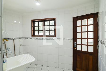 Casa à venda com 330m², 2 quartos e 6 vagas Casa à venda com 330m², 2 quartos e 6 vagasÁrea de Serviço