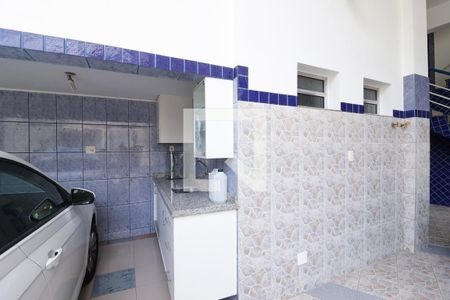 Casa à venda com 330m², 2 quartos e 6 vagas Casa à venda com 330m², 2 quartos e 6 vagasÁrea Comum