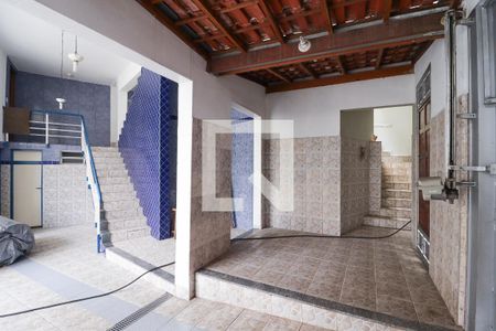 Casa à venda com 330m², 2 quartos e 6 vagas Casa à venda com 330m², 2 quartos e 6 vagasGaragem