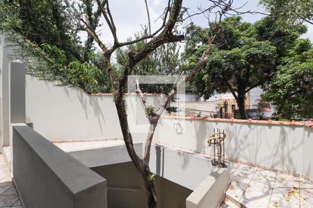 Casa à venda com 330m², 2 quartos e 6 vagas Casa à venda com 330m², 2 quartos e 6 vagasÁrea Comum