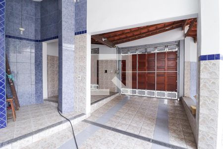 Casa à venda com 330m², 2 quartos e 6 vagas Casa à venda com 330m², 2 quartos e 6 vagasGaragem