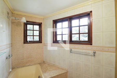 Casa à venda com 330m², 2 quartos e 6 vagas Casa à venda com 330m², 2 quartos e 6 vagasBanheiro da Suíte