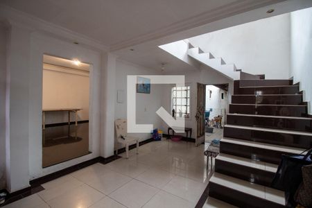 Hall  de casa à venda com 3 quartos, 240m² em Ferreira, São Paulo