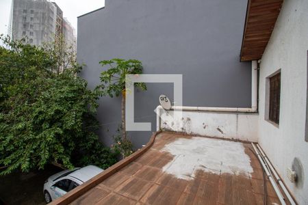 Varanda de casa à venda com 3 quartos, 240m² em Ferreira, São Paulo