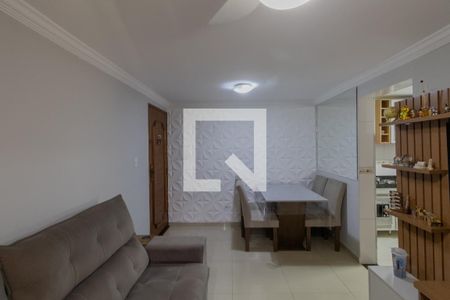 Sala  de apartamento à venda com 2 quartos, 49m² em Conjunto Residencial José Bonifácio, São Paulo