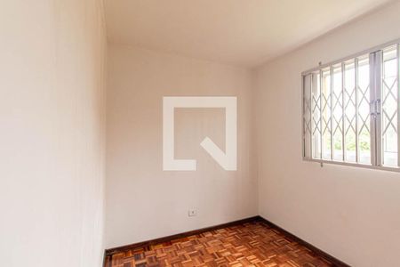 Quarto 2 de apartamento para alugar com 2 quartos, 50m² em Sítio Cercado, Curitiba