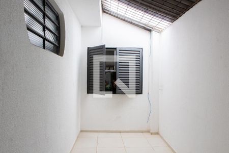 ÁREA DE LUZ de casa para alugar com 4 quartos, 351m² em Taquaral, Campinas