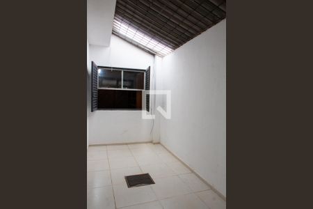 ÁREA DE LUZ de casa para alugar com 4 quartos, 351m² em Taquaral, Campinas