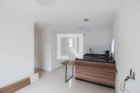 Sala de apartamento para alugar com 2 quartos, 65m² em Edson Passos, Mesquita