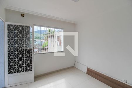 Sala de apartamento para alugar com 2 quartos, 65m² em Edson Passos, Mesquita