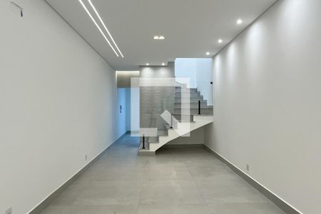 Sala de casa à venda com 3 quartos, 136m² em Vila Fiat Lux, São Paulo