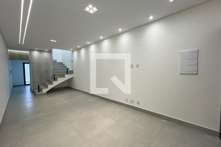 Sala de casa à venda com 3 quartos, 136m² em Vila Fiat Lux, São Paulo