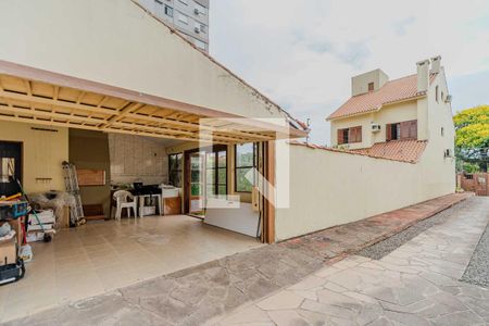 Casa de condomínio à venda com 380m², 4 quartos e 2 vagas Casa de condomínio à venda com 380m², 4 quartos e 2 vagasÁrea comum