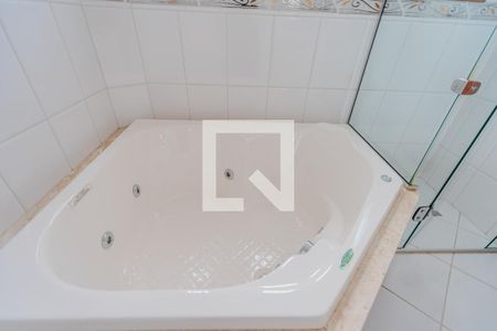 Casa de condomínio à venda com 380m², 4 quartos e 2 vagas Casa de condomínio à venda com 380m², 4 quartos e 2 vagasQuarto 03