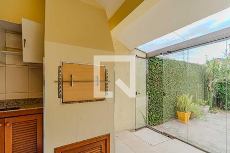 Casa de condomínio à venda com 380m², 4 quartos e 2 vagas Casa de condomínio à venda com 380m², 4 quartos e 2 vagasÁrea comum