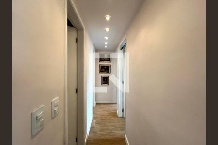 Corredor  de apartamento à venda com 3 quartos, 88m² em Vila Campestre, São Paulo