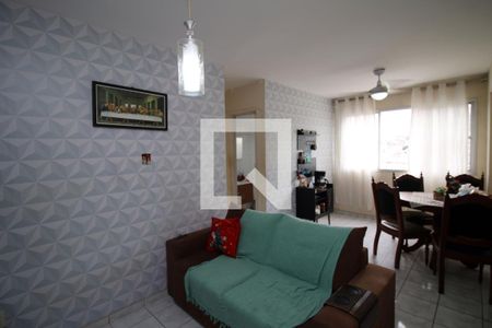 Sala de apartamento à venda com 2 quartos, 60m² em Olaria, Rio de Janeiro