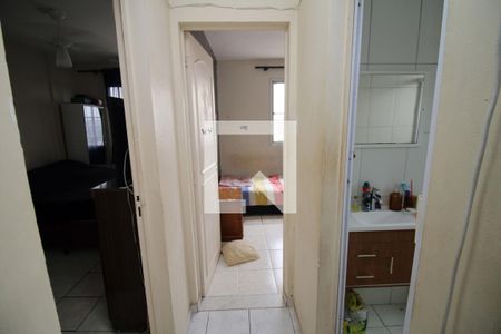 Corredor de apartamento à venda com 2 quartos, 60m² em Olaria, Rio de Janeiro