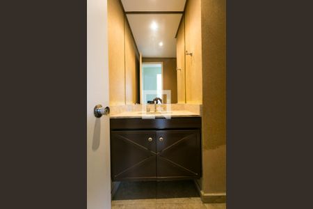 Lavabo de apartamento à venda com 3 quartos, 177m² em Vila Sonia, São Paulo