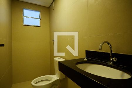 Banheiro de kitnet/studio para alugar com 1 quarto, 21m² em Boa Vista, Belo Horizonte