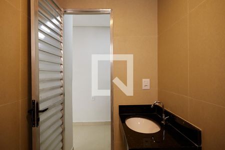 Banheiro de kitnet/studio para alugar com 1 quarto, 21m² em Boa Vista, Belo Horizonte