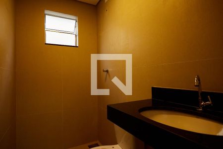 Banheiro de kitnet/studio para alugar com 1 quarto, 21m² em Boa Vista, Belo Horizonte