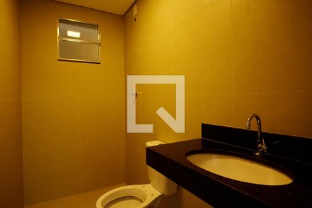 Banheiro de kitnet/studio para alugar com 1 quarto, 21m² em Boa Vista, Belo Horizonte