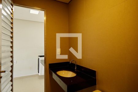 Banheiro de kitnet/studio para alugar com 1 quarto, 25m² em Boa Vista, Belo Horizonte