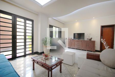 Sala de casa à venda com 5 quartos, 362m² em Cachoeirinha, Belo Horizonte