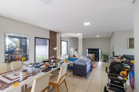 Sala de casa de condomínio para alugar com 3 quartos, 400m² em Conjunto Habitacional Vila Santana (sousas), Campinas