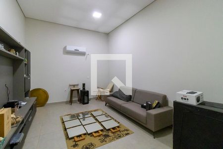 Sala de TV de casa de condomínio para alugar com 3 quartos, 400m² em Conjunto Habitacional Vila Santana (sousas), Campinas