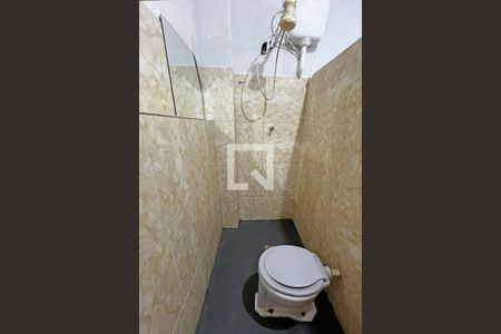 Banheiro do Quarto de casa para alugar com 1 quarto, 20m² em Estuário, Santos