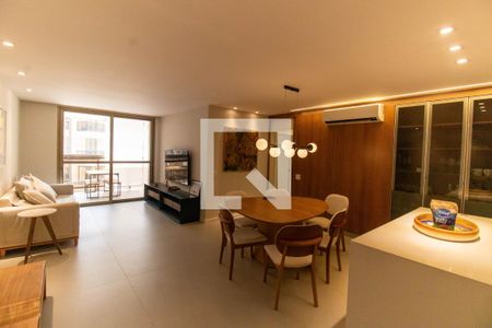 Sala de apartamento à venda com 3 quartos, 135m² em Piratininga, Niterói