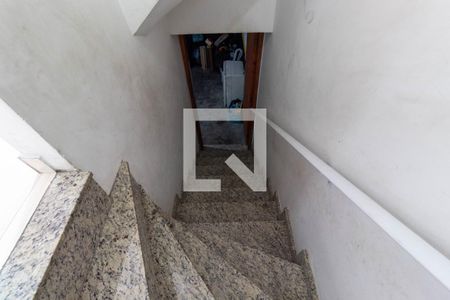 Casa de condomínio à venda com 65m², 3 quartos e 1 vaga Casa de condomínio à venda com 65m², 3 quartos e 1 vagaEscada