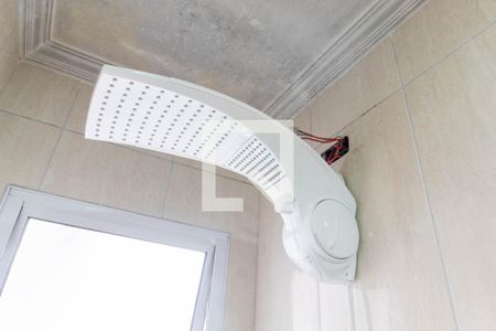 Casa de condomínio à venda com 65m², 3 quartos e 1 vaga Casa de condomínio à venda com 65m², 3 quartos e 1 vagaChuveiro