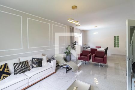 Sala de casa à venda com 5 quartos, 280m² em Ouro Preto, Belo Horizonte