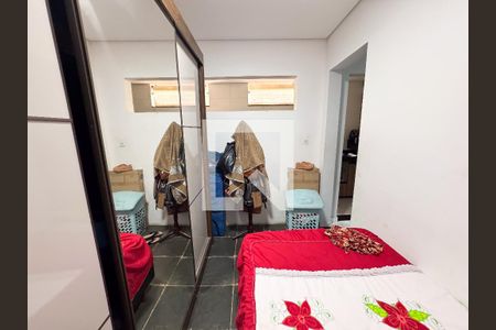 Quarto 1v de casa à venda com 2 quartos, 60m² em Jardim Industrial, Contagem