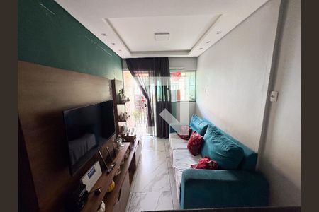 Sala de casa à venda com 2 quartos, 60m² em Jardim Industrial, Contagem