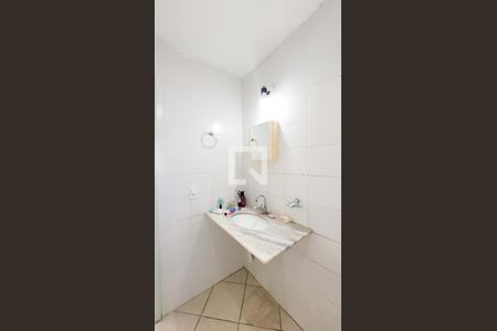 Banheiro de apartamento à venda com 1 quarto, 56m² em Centro, Campinas