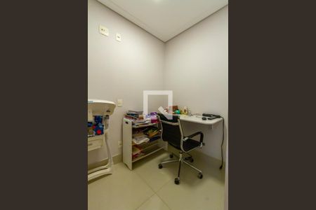 Apartamento à venda com 155m², 3 quartos e 3 vagas Apartamento à venda com 155m², 3 quartos e 3 vagasEscritório