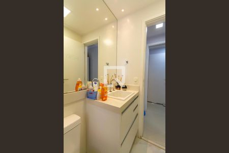 Apartamento à venda com 155m², 3 quartos e 3 vagas Apartamento à venda com 155m², 3 quartos e 3 vagasBanheiro da Suíte 1