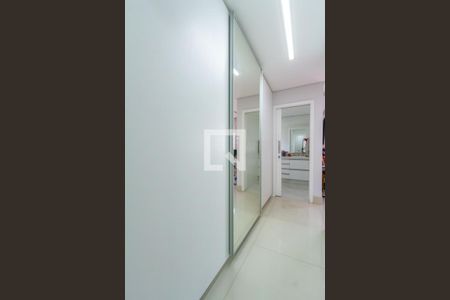 Apartamento à venda com 155m², 3 quartos e 3 vagas Apartamento à venda com 155m², 3 quartos e 3 vagasCloset da Suíte 3