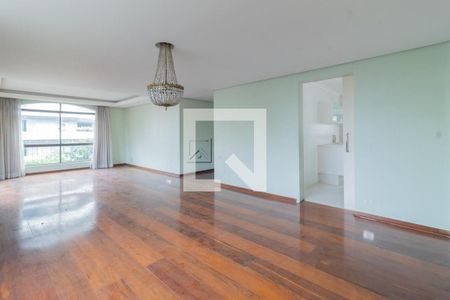 Apartamento à venda com 3 quartos, 180m² em Moema, São Paulo