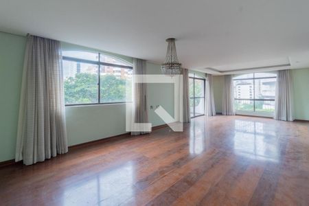 Apartamento à venda com 3 quartos, 180m² em Moema, São Paulo