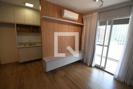 Sala de apartamento para alugar com 1 quarto, 40m² em Centro, Campinas