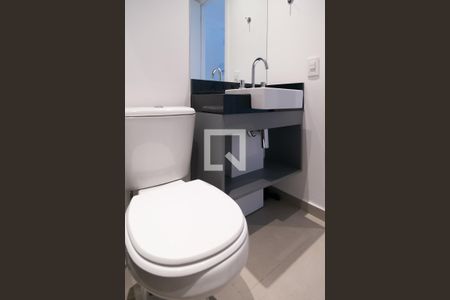 Studio para alugar com 35m², 0 quarto e sem vaga Studio para alugar com 35m², 0 quarto e sem vagaBanheiro